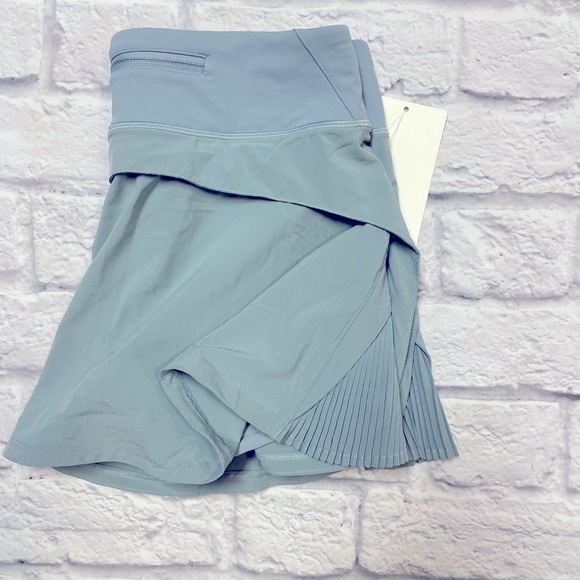 NWT LULULEMON Play off Pleats Skirt BLUE Cast 6 8 - Picture 4 of 4